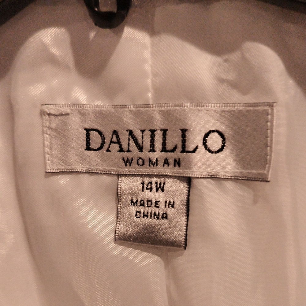 FINAL PRICE NWT Danillo White Floral Patterned 2-pc Skirt Suit Size 14W